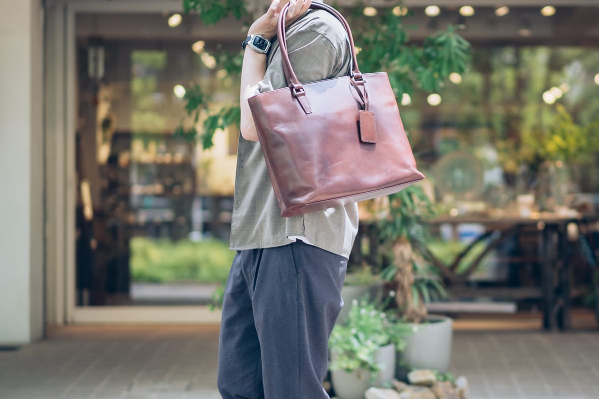 レザーの風合いが素晴らしい！MOTHERHOUSE アンティーク スリムトート