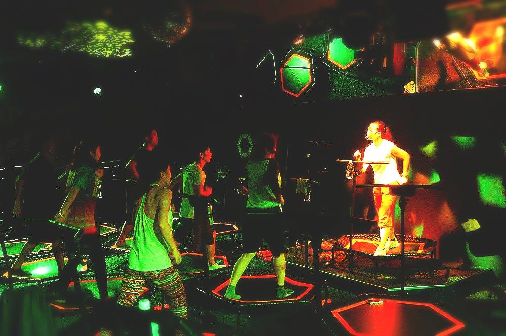 トランポリンフィットネスJump One(ジャンプワン)SANNOMIYA | yuka