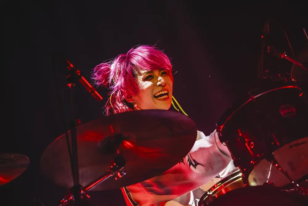 甘い暴力、「九年目の招待」KT Zepp Yokohamaで解き放った剥き出しの音