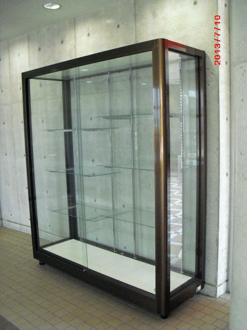 大型ディスプレイケース | ガラスショーケースの制作・通販なら石山製作所
