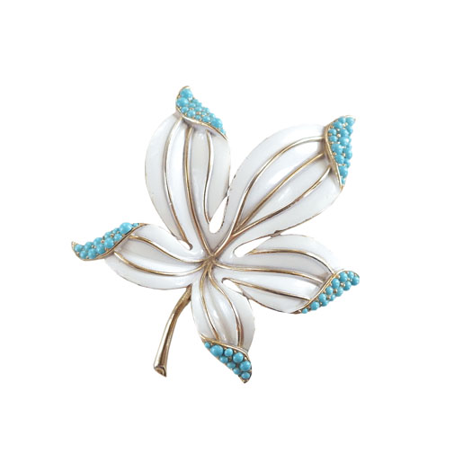 TRIFARI トリファリ ホワイトリーフのブローチ | アメリカの