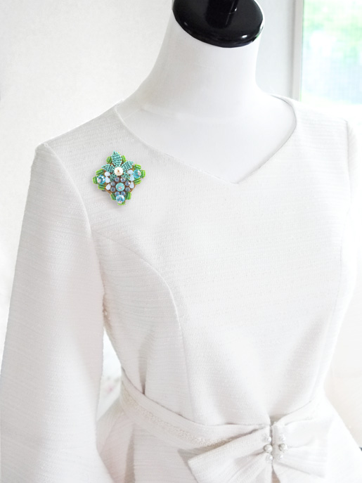 STANLEY HAGLER スタンレーハグラー ブルーとグリーンのお花のブローチ