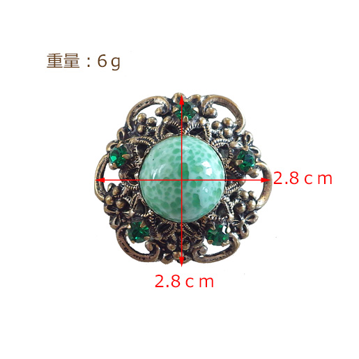 チェコガラスのヴィンテージブローチ | グリーンストーン装飾