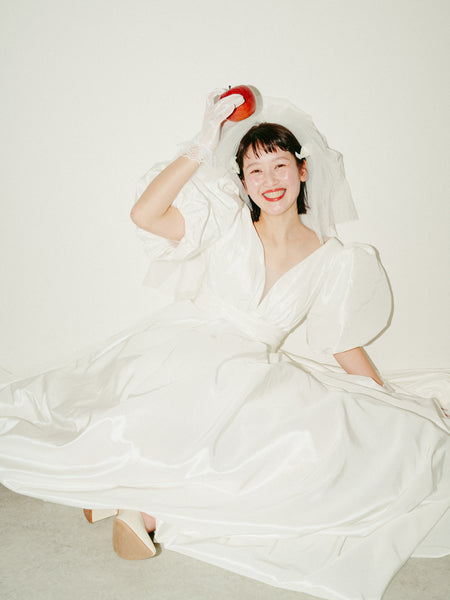 パフスリーブ Vネック タフタ ドレス（W333）