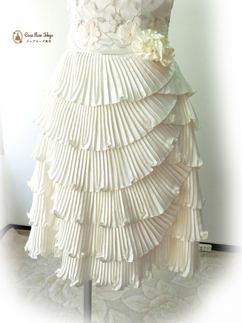 エレーナスワン]フリルがゴージャスな華やかドレス｜レンタルドレスの