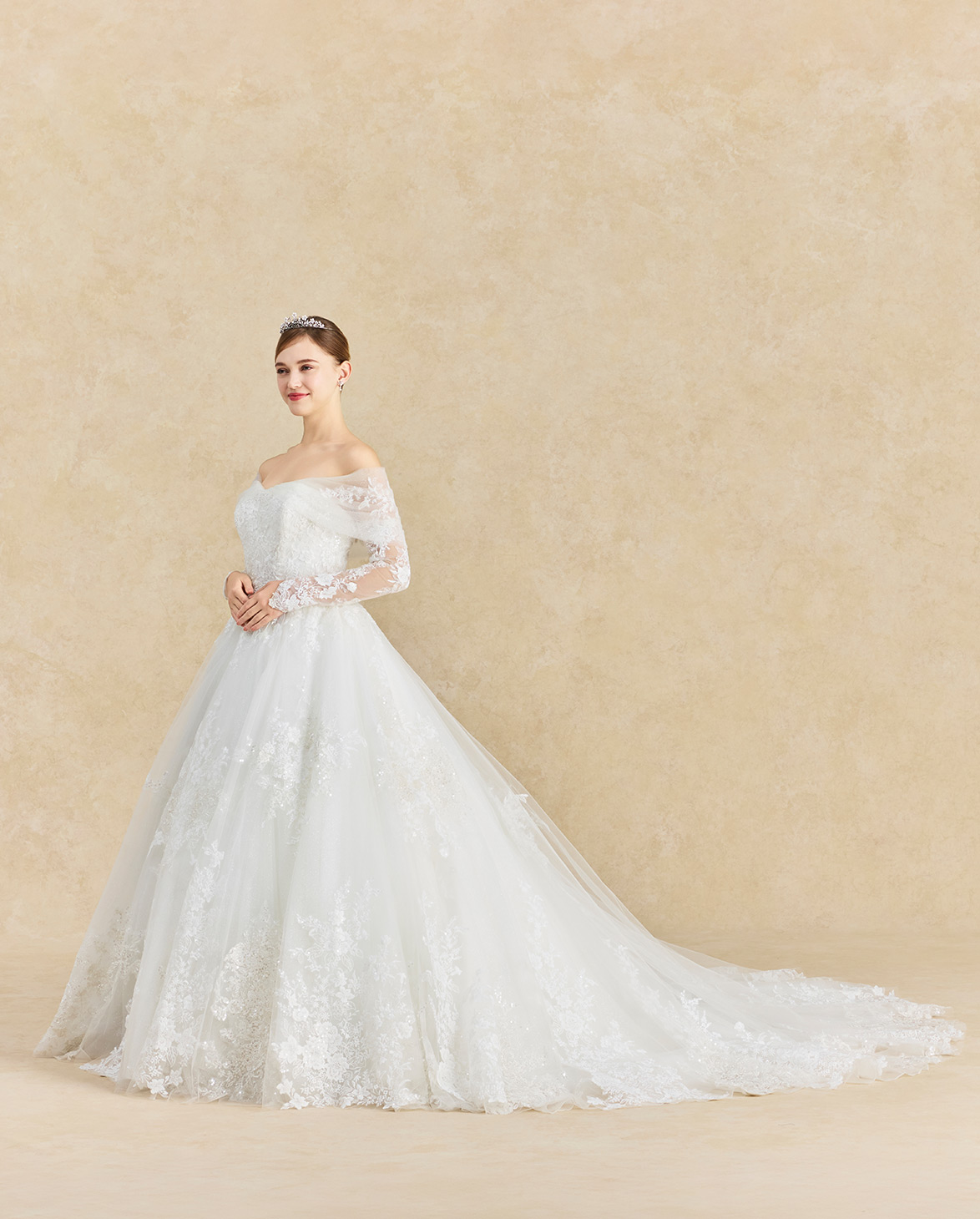 CLASSIC | ウエディングドレス | ブライド | TAKAMI BRIDAL