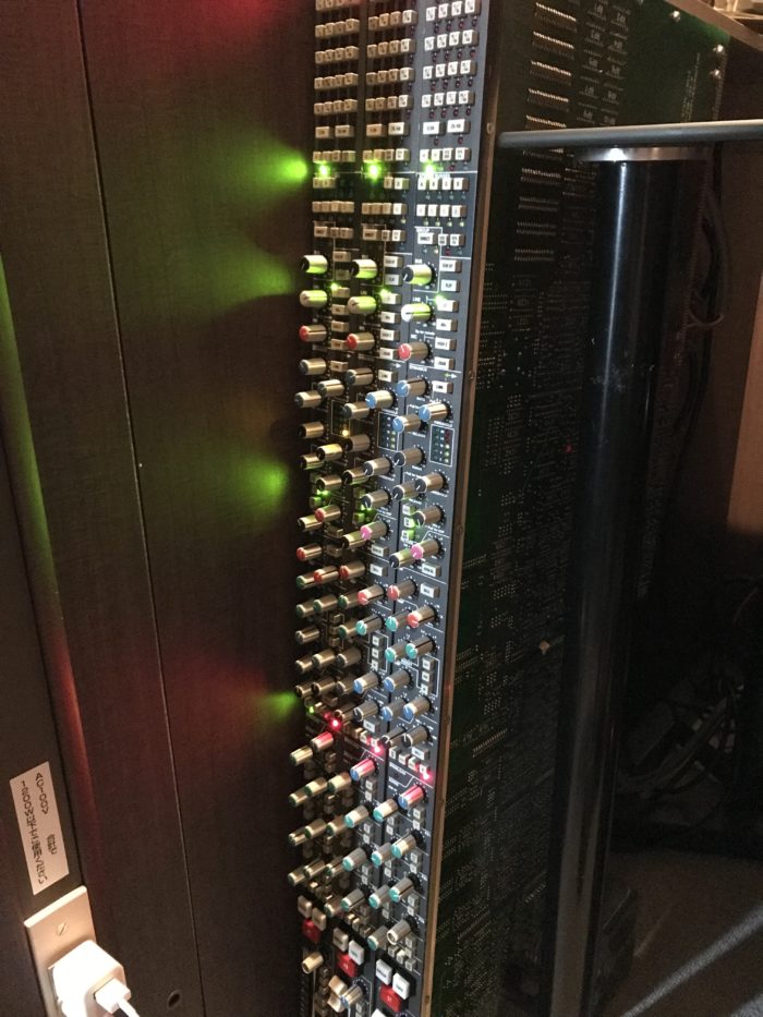 SSL9000EQ実機の操作感レビュー！4000EとGの2タイプが選べるという