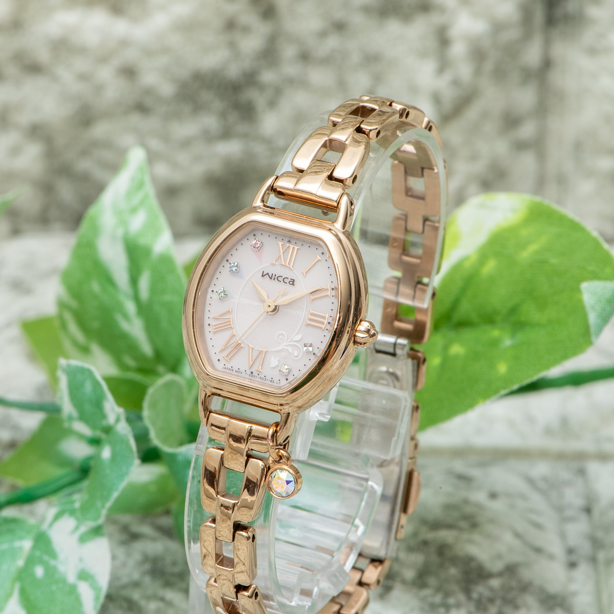 オーロラ姫のドレスと3人の妖精をイメージした腕時計！シチズン wicca