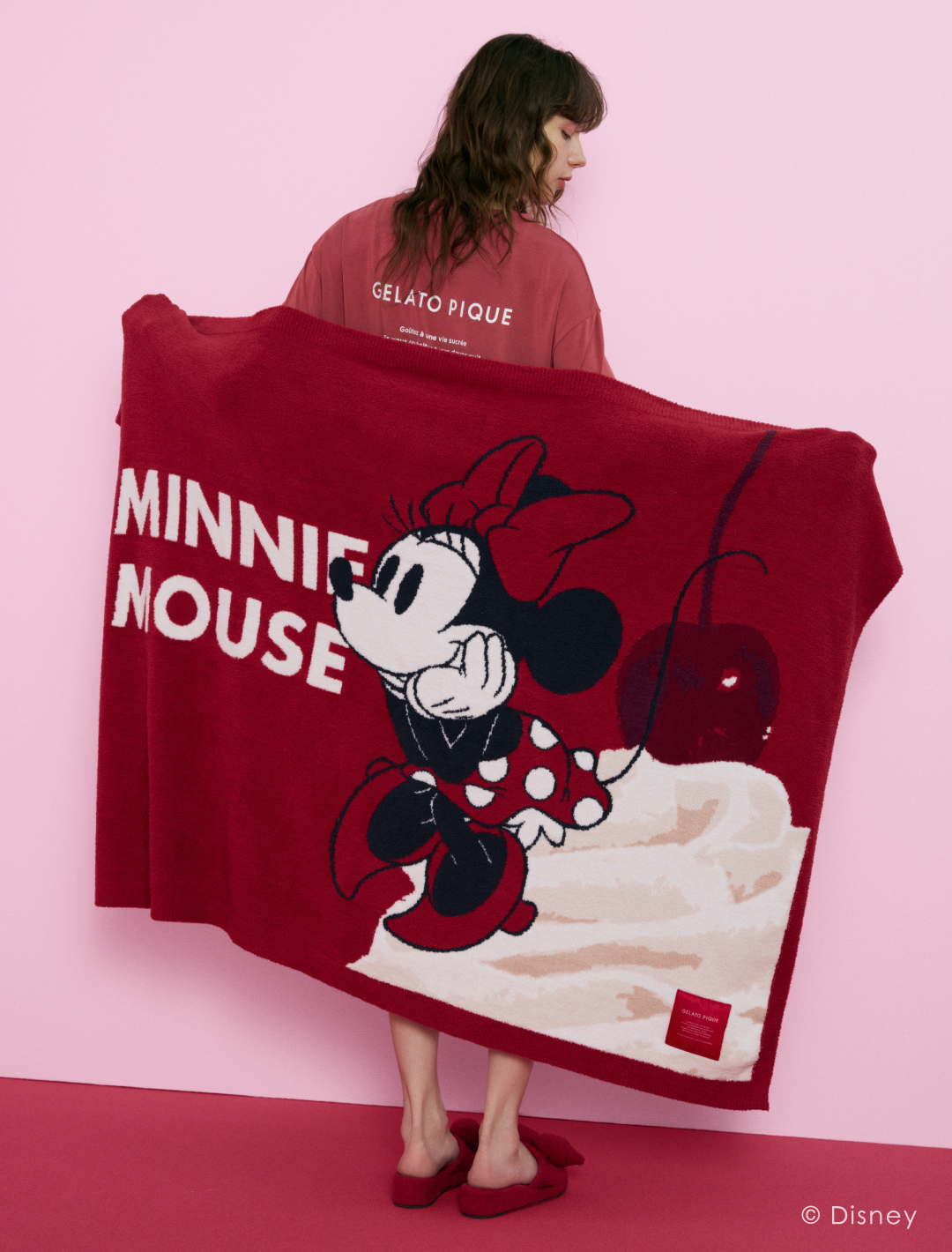 真っ赤なチェリーとミニーを組み合わせたアートのルームウェア！gelato