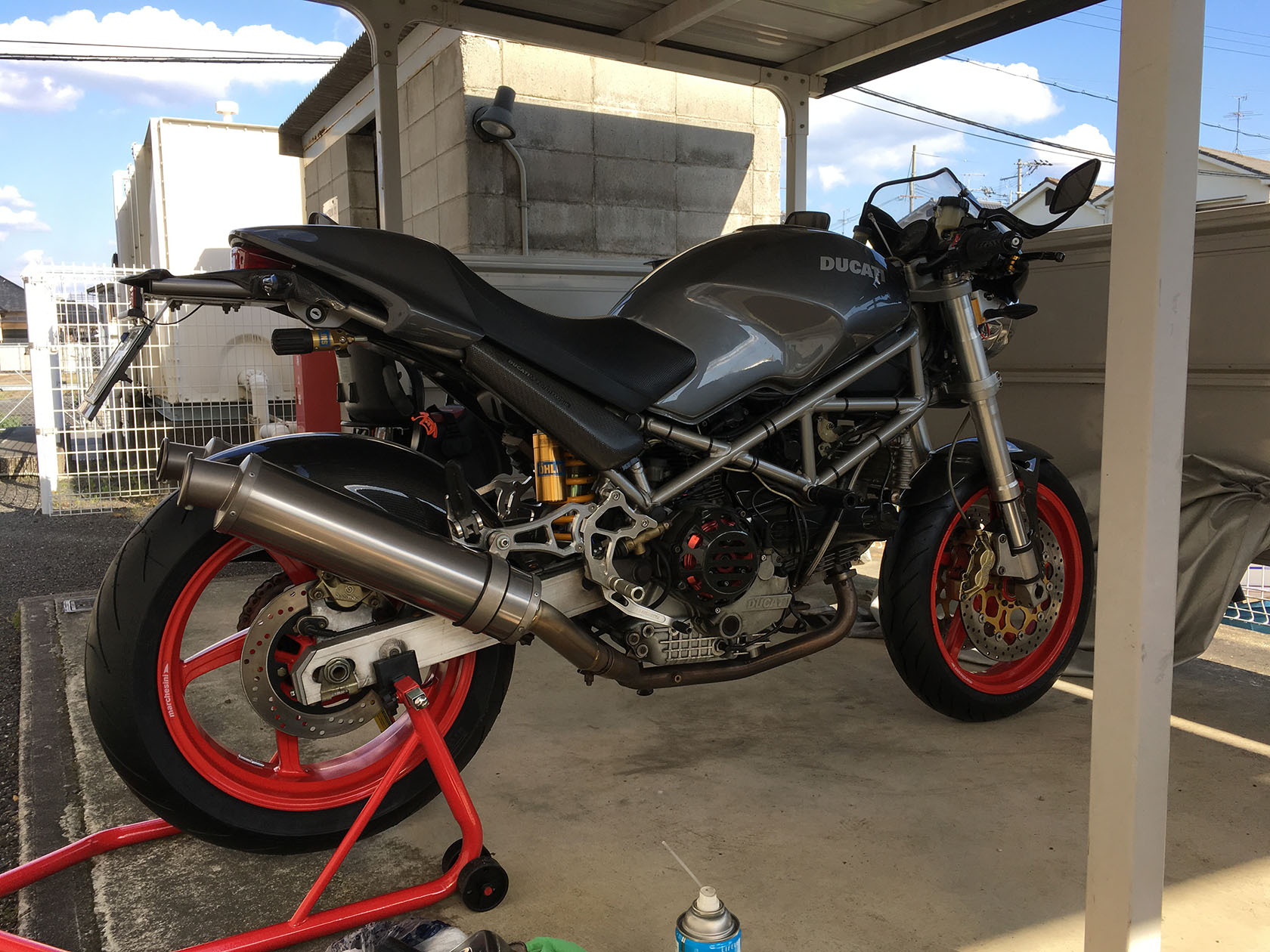 ドゥカティ モンスター S4 純正マルケジーニ ホイール流用取り付け