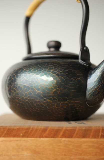 玉川堂 荒肌銅製急須 鎚起銅 小湯沸 共箱 M378｜骨董店 のびる 古美術