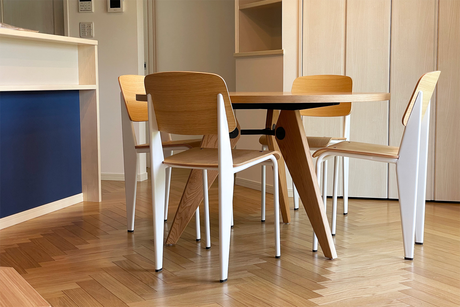 ch8307_6j8g | 高品質なデザイナーズ家具 E-comfort 公式オンラインストア