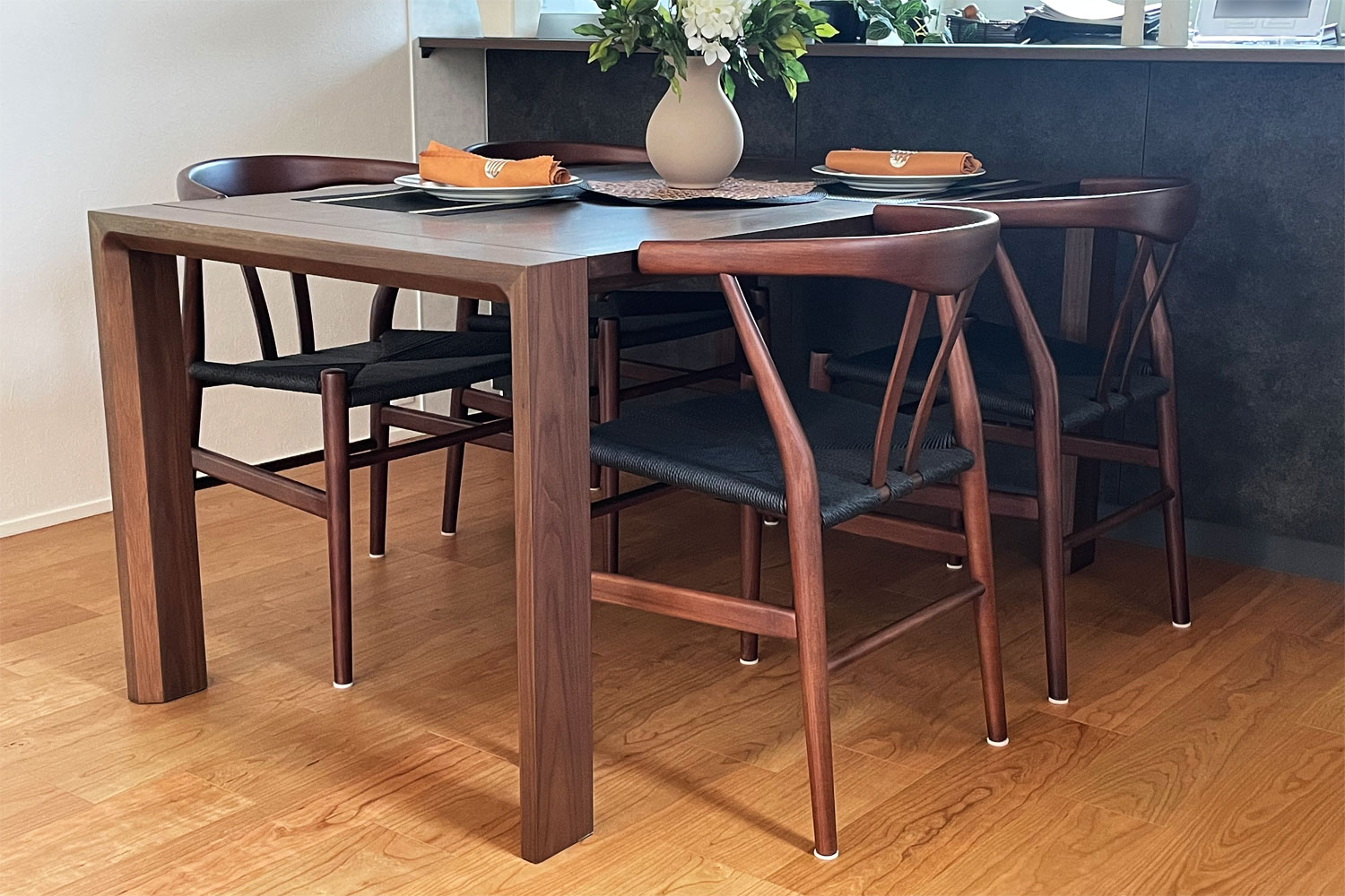 ch9324h6c8b | 高品質なデザイナーズ家具 E-comfort 公式オンラインストア