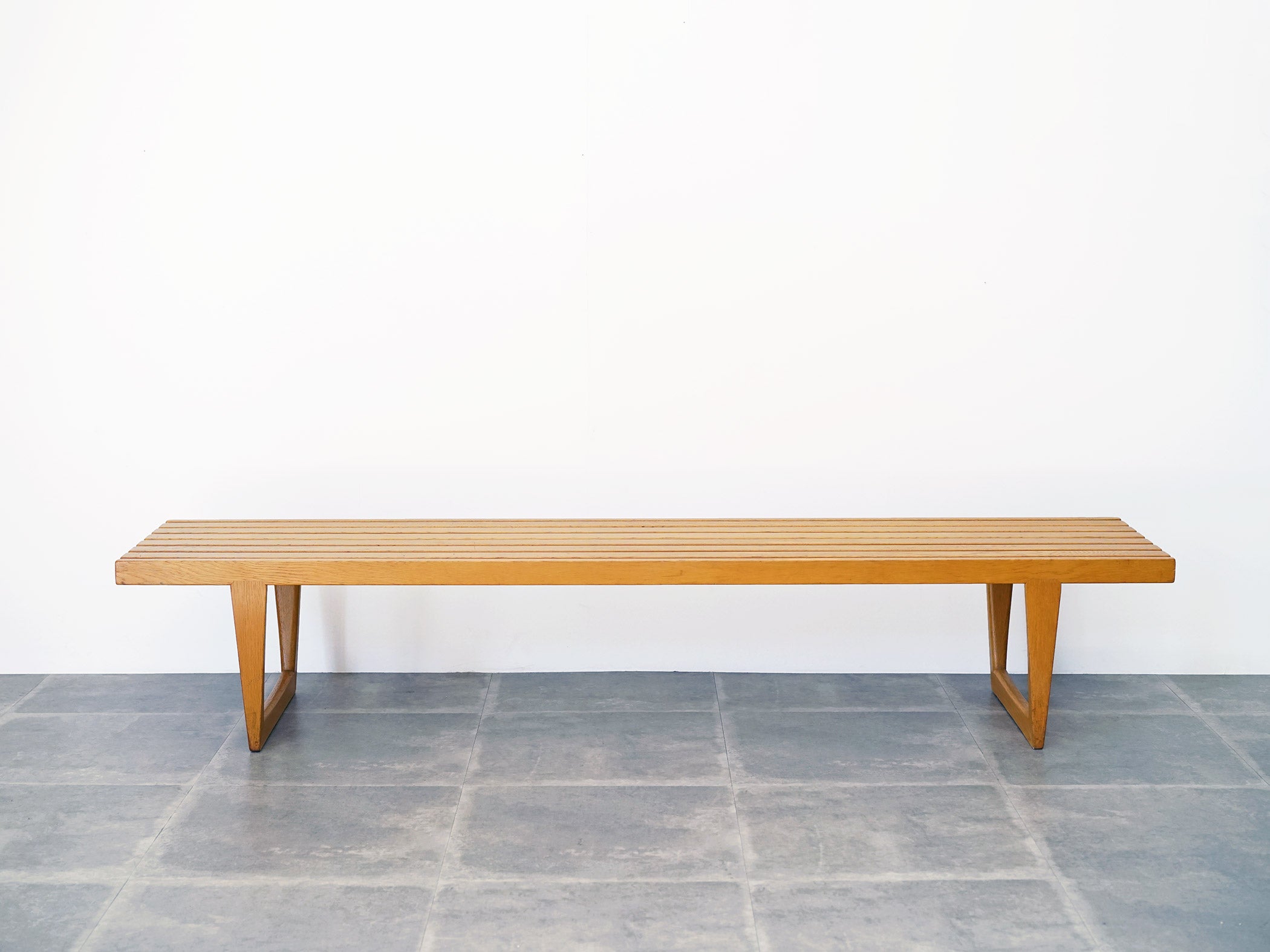 Yngvar Sandström(インヴァー・サンストロム) Tokyo オーク材のベンチ