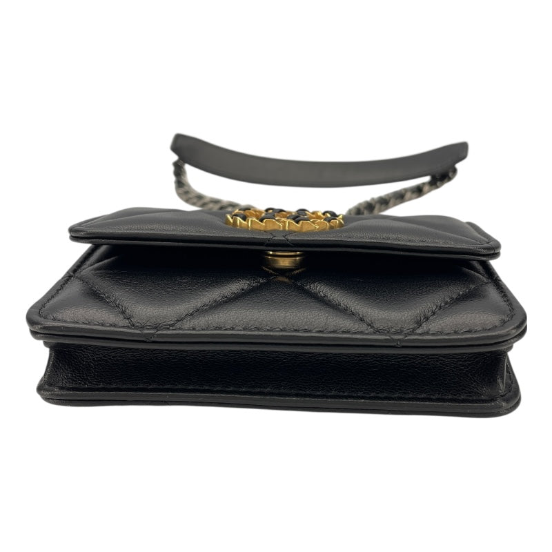 シャネル CHANEL CHANEL19 チェーンクラッチバッグ AP2522 31番台