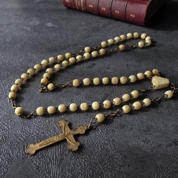 彫り紋様の19世紀ロザリオ - Eggplant