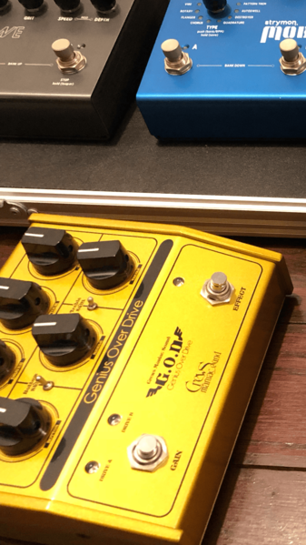 Crews Maniac Sound「G.O.D」レビュー：ぶ厚くて濃密な天才ドライブペダル