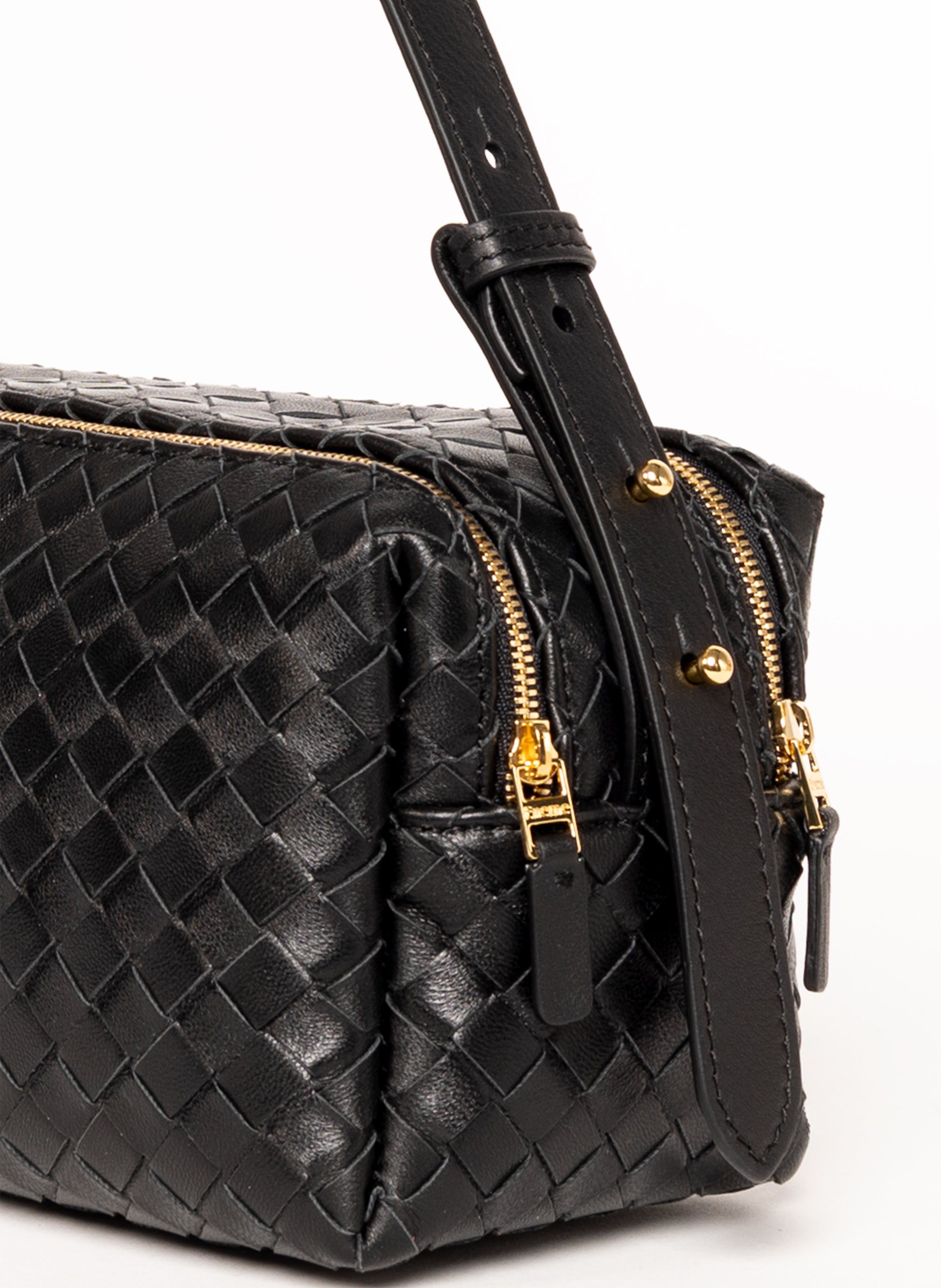 Trousse Woven Leather Black - Woven Handbags for Women - Elleme