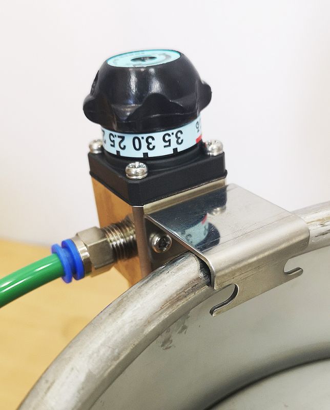 ミニガス専用減圧弁【フック付】 - ビールサーバードットコム@えり酒店