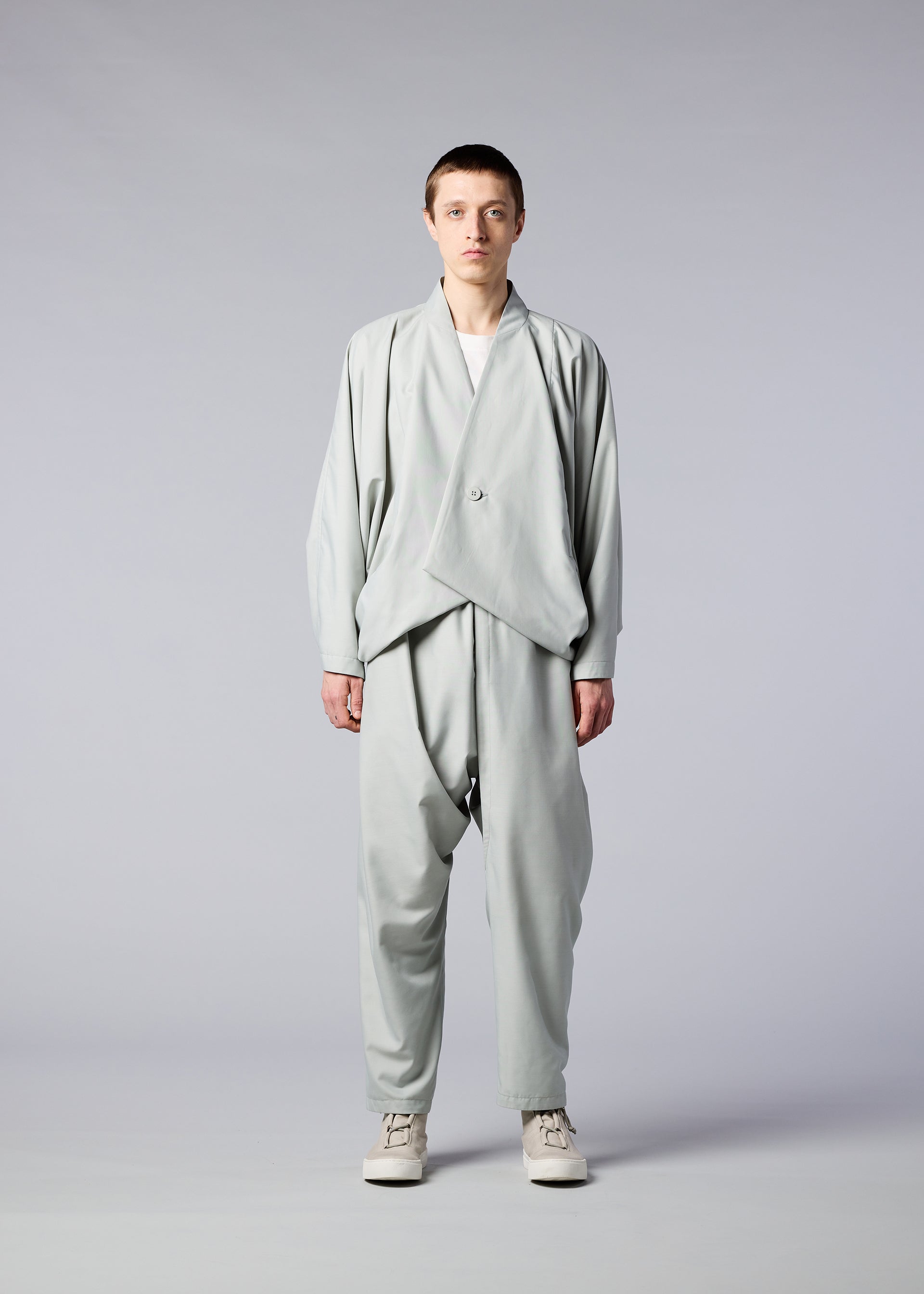 SWING Trousers Khaki – ISSEY MIYAKE EU