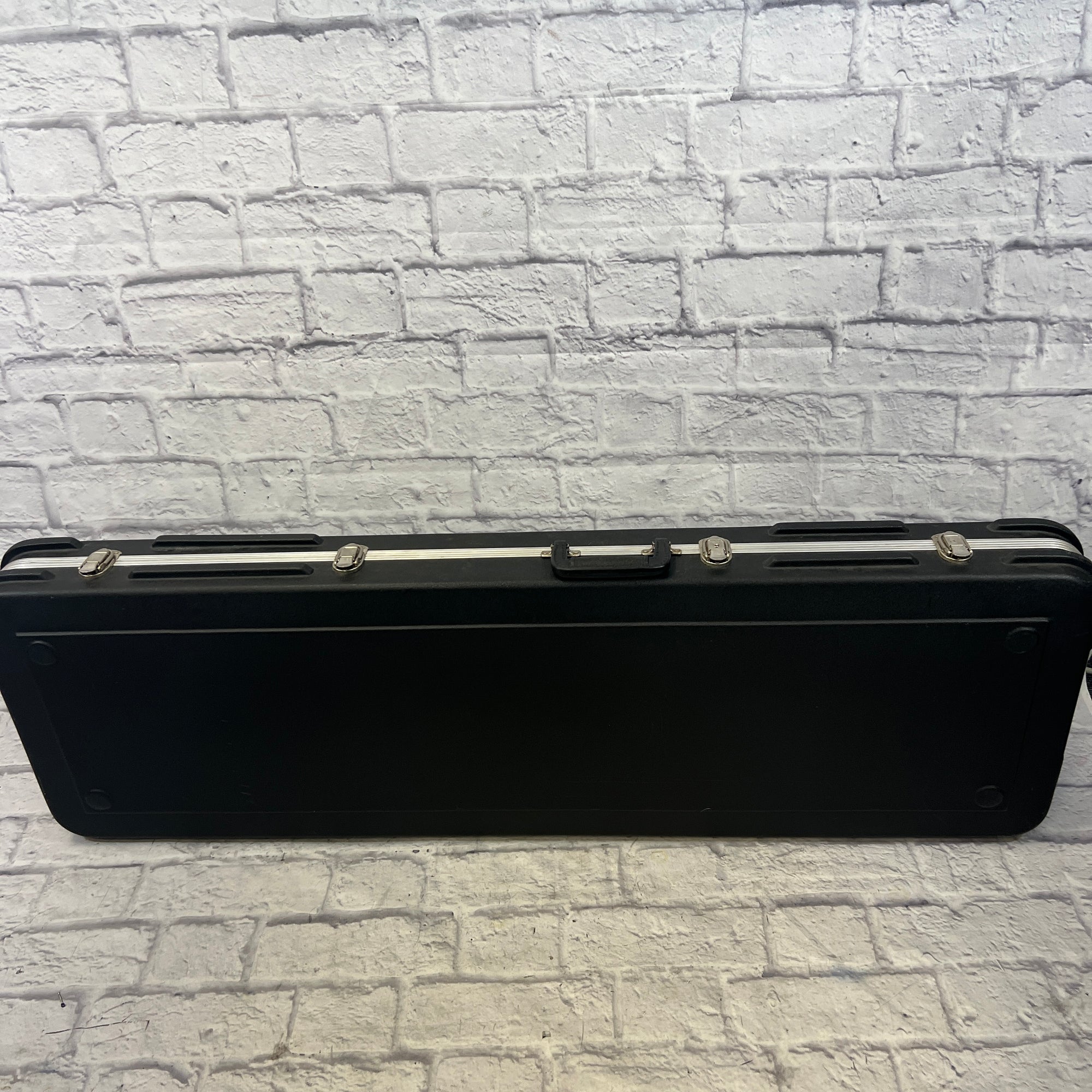 Ernie Ball Music Man Stingray Bass Hard Case - Evolution Music