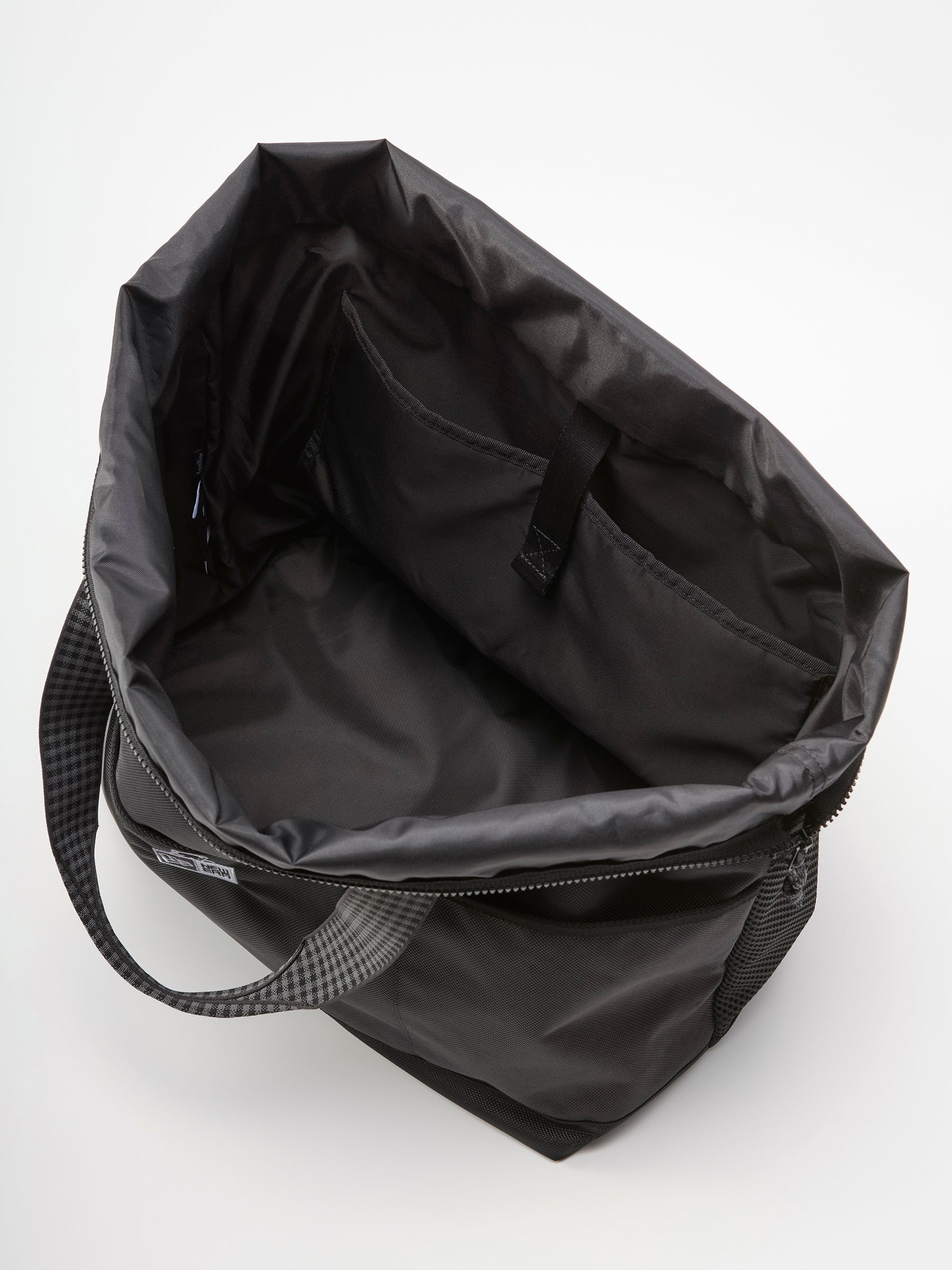 バッグ〈NEW ERA® × familiar〉 | ファミリア公式サイト