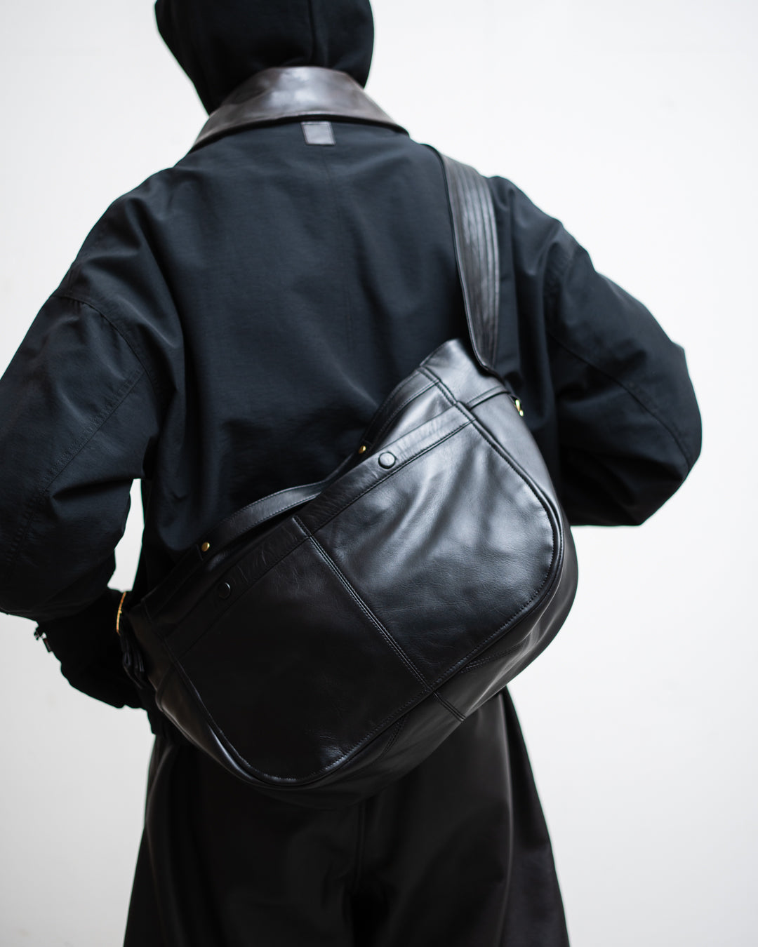 通販] CCU(シーシーユー) NEW NEWSPAPER BAG M 商品ページ – fazeone