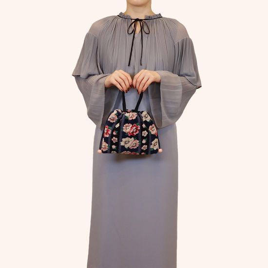 アネモネパドドゥ 手つき巾着 APD-260007(ネイビー): FEILER