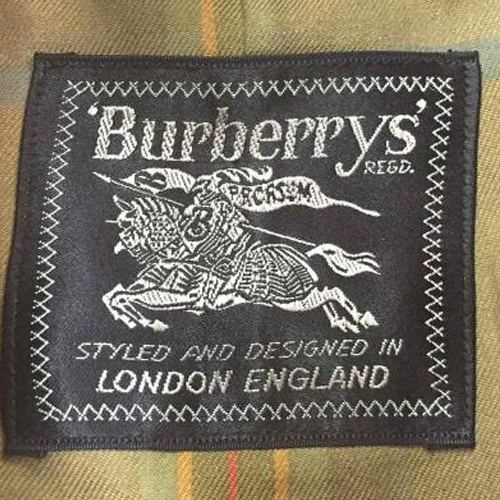 BURBERRY(バーバリー)の年代別タグの特徴まとめ！各デザインの違いを