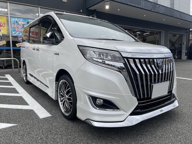 エスクァイア (ESQUIRE) 80系 ZWR80G | 装着ギャラリー | カーポート