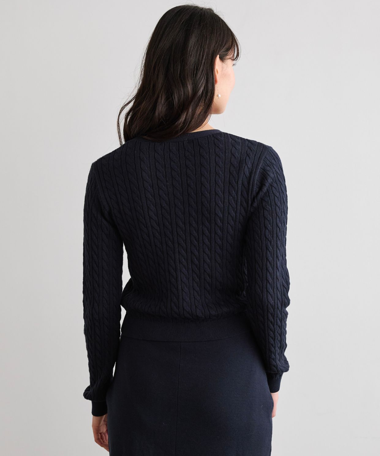 ミニケーブルプルオーバー+ストレートスカート ニットアップ｜Stola