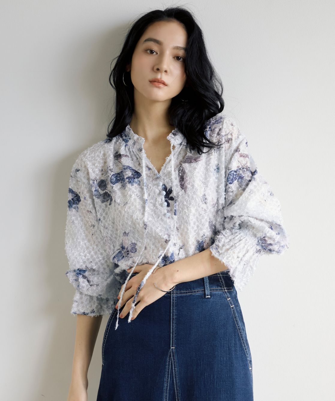 カットジャカードプリントブラウス｜Stola.（ストラ）公式通販サイト