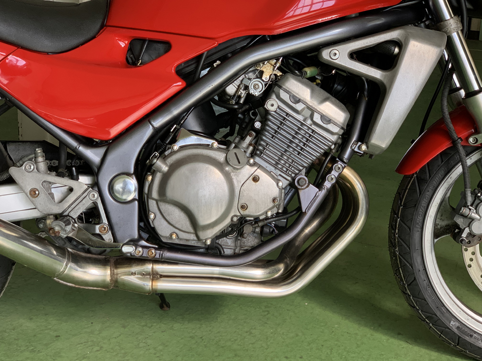 バリオスという永遠のジャジャ馬【前編】～ZZ-R250とZXR250の間を埋め