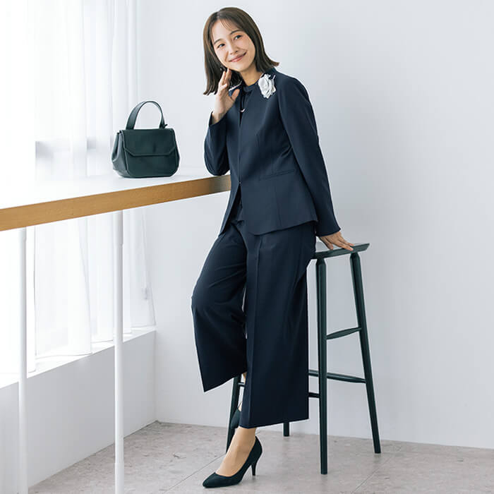 洗える｜大人の頼れるパンツスーツ 17号・ネイビー｜東京ソワール