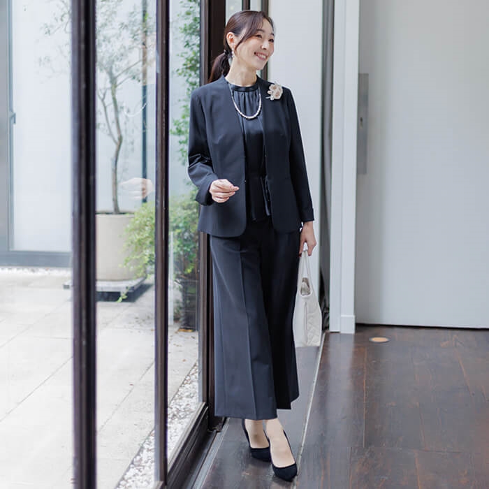 洗える｜大人の頼れるパンツスーツ 11号・ネイビー｜東京ソワール