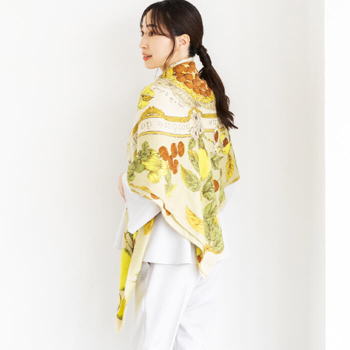 マニプリ｜フルーツ柄のウールシルクストール ・イエロー｜東京