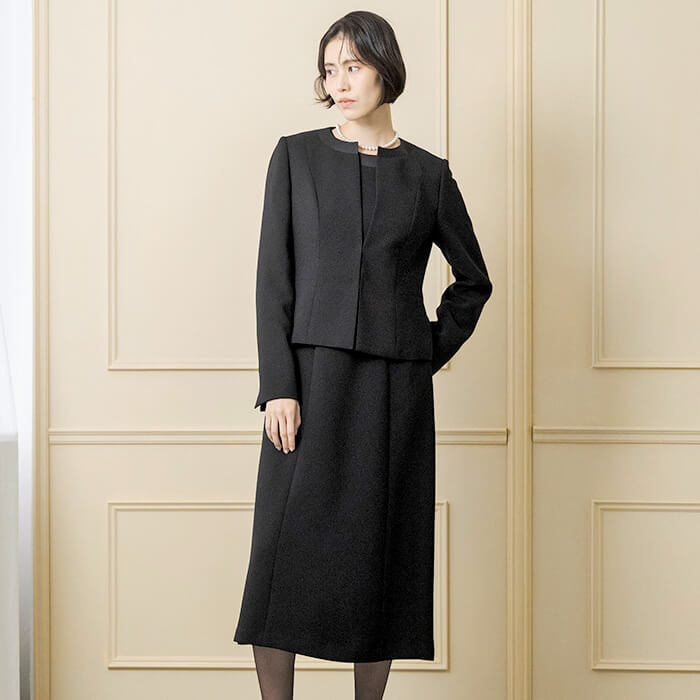 トールサイズのミセス用アンサンブル 9号・ブラック｜東京ソワール
