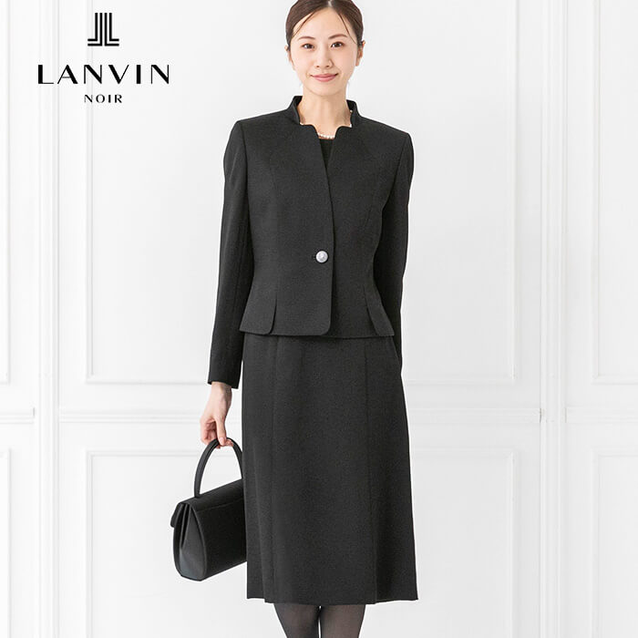 ゆったり寸法のアンサンブル 17号・ブラック｜東京ソワール