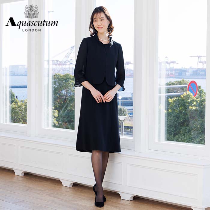 サテン切替のアンサンブル 9号・ブラック｜東京ソワールオンラインストア