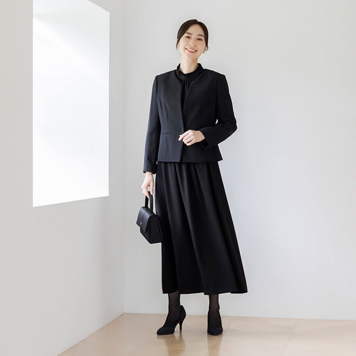 ギャザーワンピースのアンサンブル 11号・ブラック｜東京ソワール