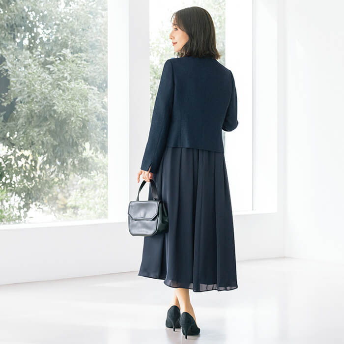 卒入式から結婚式まで、万能ネイビースーツ 11号・ネイビー｜東京