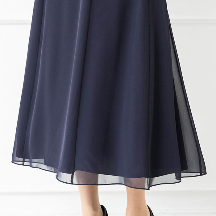 シフォンのフレアーワンピース 17号・ネイビー｜東京ソワール