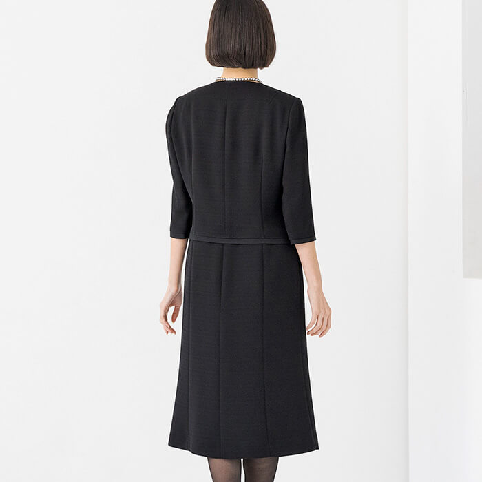 ゆとり仕上げのアンサンブル 13号・ブラック｜東京ソワール