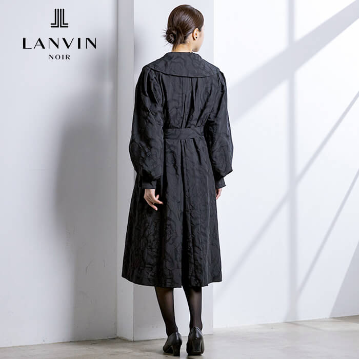 ローズ柄シルクジャカードのコート 9号・ブラック｜東京ソワール