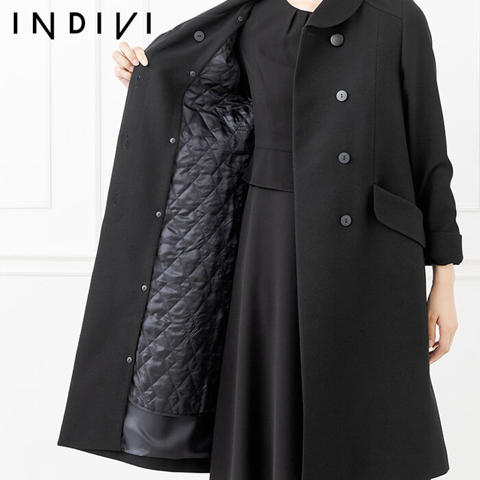 シャープな切り替えのライナーつきコート L・ブラック｜東京ソワール