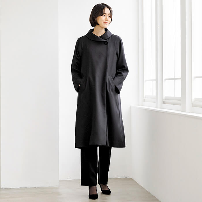 ショールカラーのライナー付きコート M・ブラック｜東京ソワール
