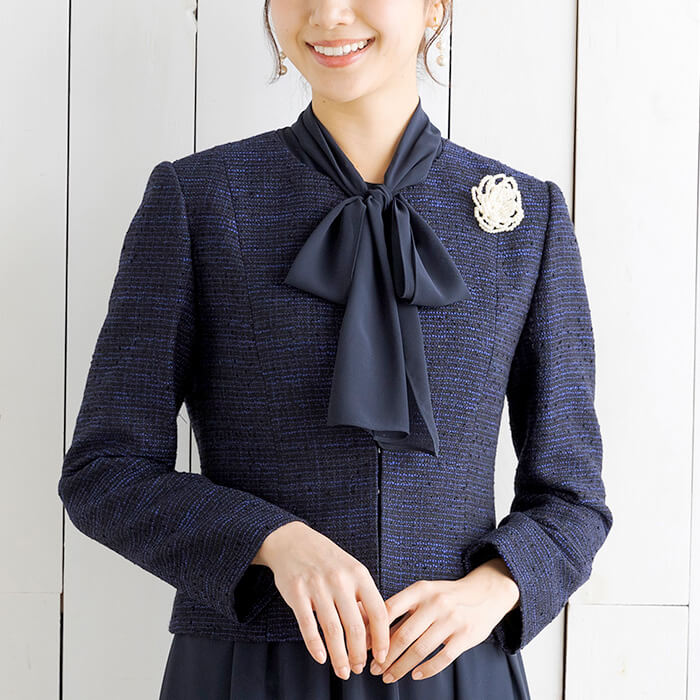 リボンタイ付きワンピのセレモニースーツ 13号・ネイビー｜東京