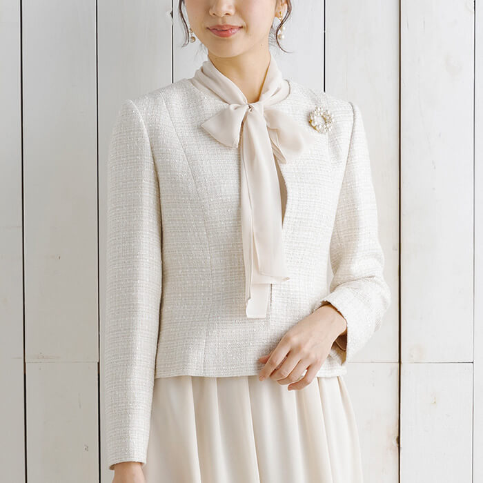 リボンタイ付きワンピのセレモニースーツ 13号・ベージュ｜東京