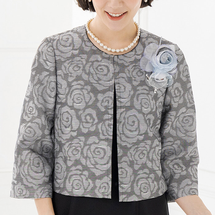 軽やかな花柄ジャカードジャケット 9号・グレー｜東京ソワール