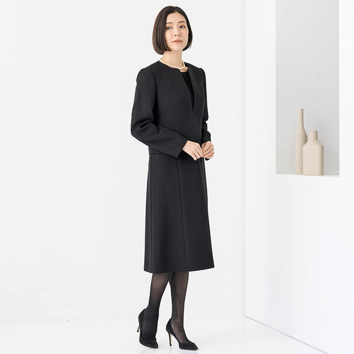 ノーカラーの洗えるアンサンブル 7号・ブラック｜東京ソワール